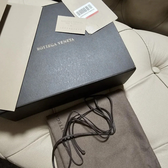 Bottega Veneta Mini Pouch 20 Authentic Brown Crossbody Clutch Leather Full Set - Picture 12 of 15